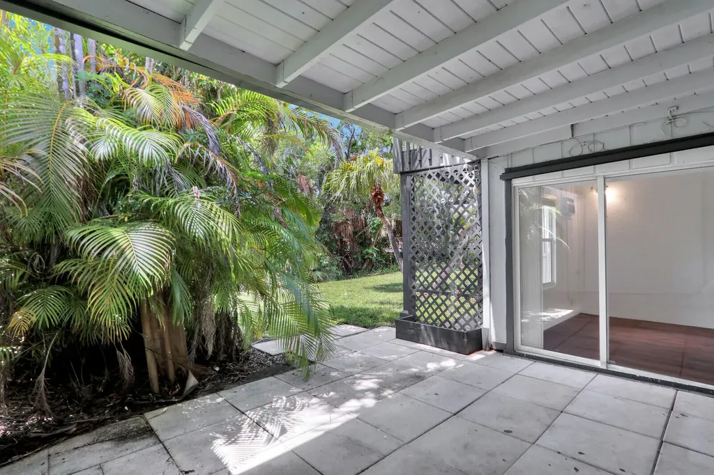100 Sparrow Drive Royal Palm Beach FL 33411