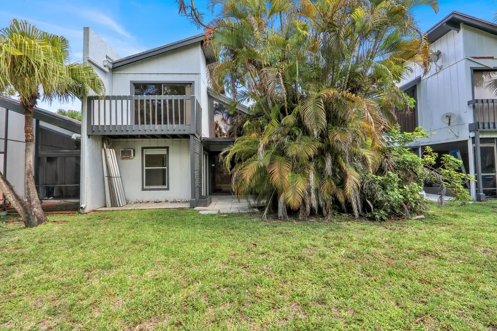 100 Sparrow Drive Royal Palm Beach FL 33411