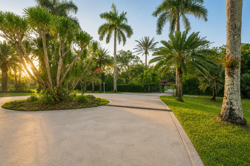 6911 NW 84th Avenue Parkland FL 33067