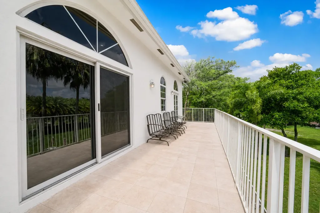 6911 NW 84th Avenue Parkland FL 33067