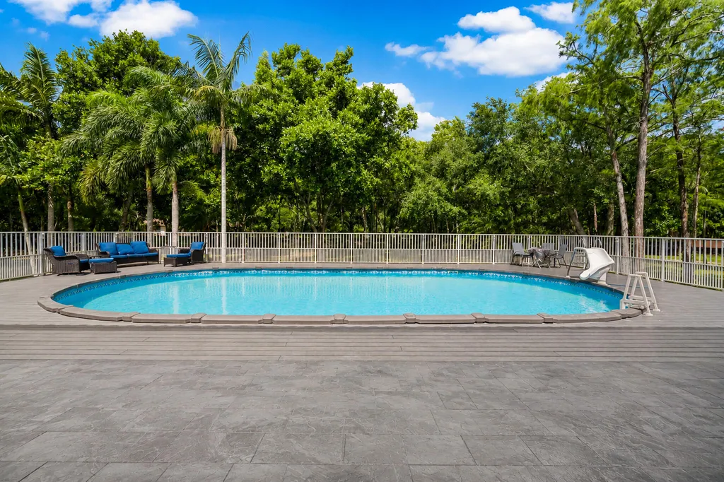 6911 NW 84th Avenue Parkland FL 33067