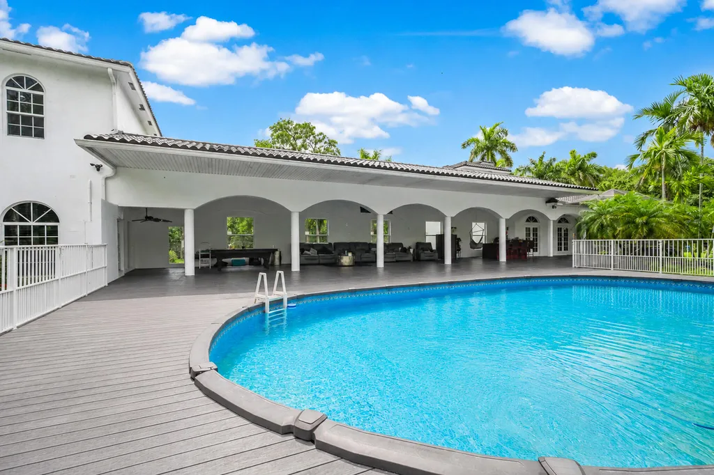 6911 NW 84th Avenue Parkland FL 33067
