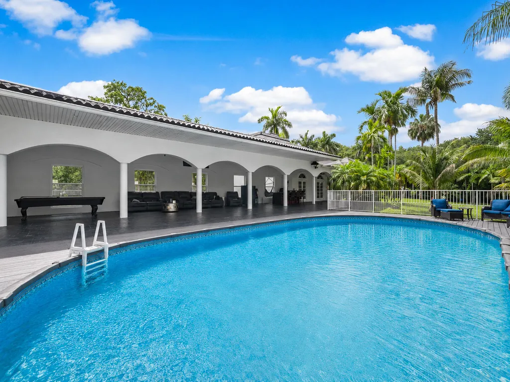 6911 NW 84th Avenue Parkland FL 33067