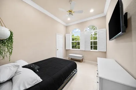 6911 NW 84th Avenue Parkland FL 33067