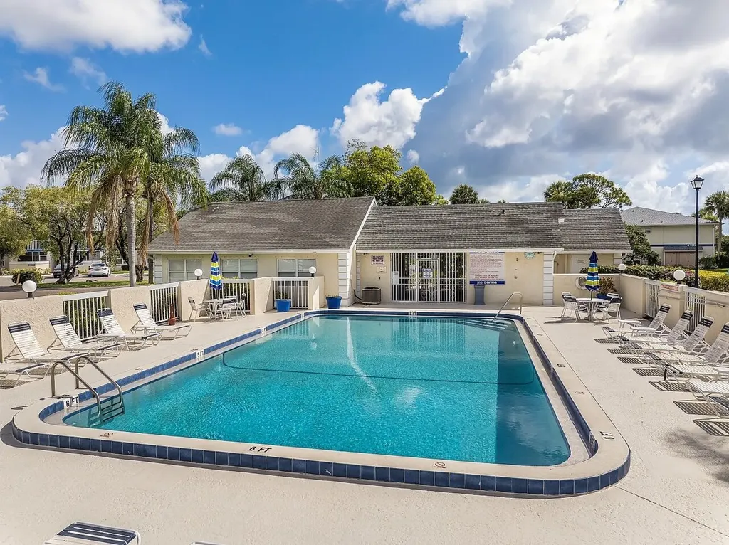 1507 SE Royal Green Circle Port St Lucie FL 34952