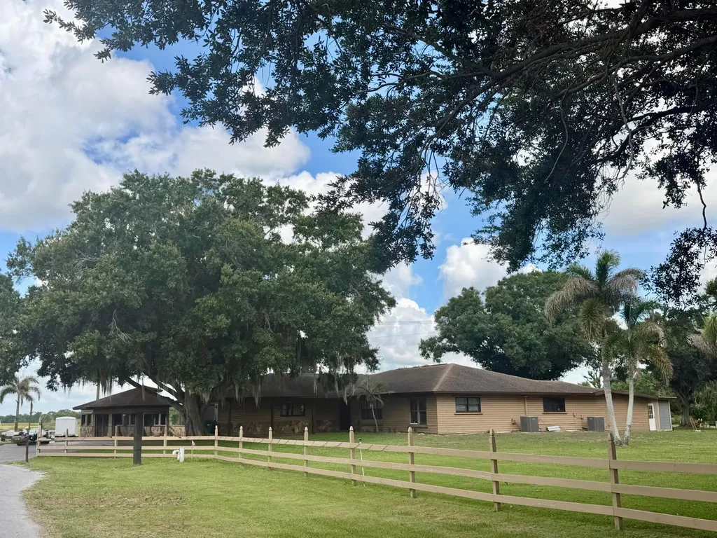 1631 SE 24th Boulevard Okeechobee FL 34974