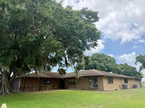 1631 SE 24th Boulevard Okeechobee FL 34974