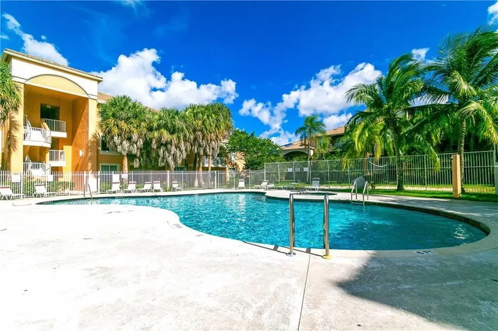 6900 SW 39th Street Davie FL 33314