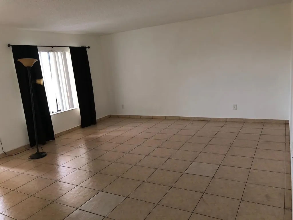 6900 SW 39th Street Davie FL 33314