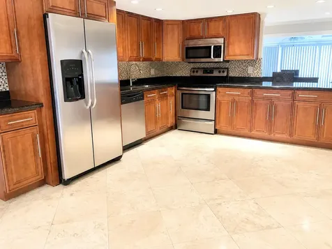 552 E Deer Creek Wildwood Lane Lane E Deerfield Beach FL 33442
