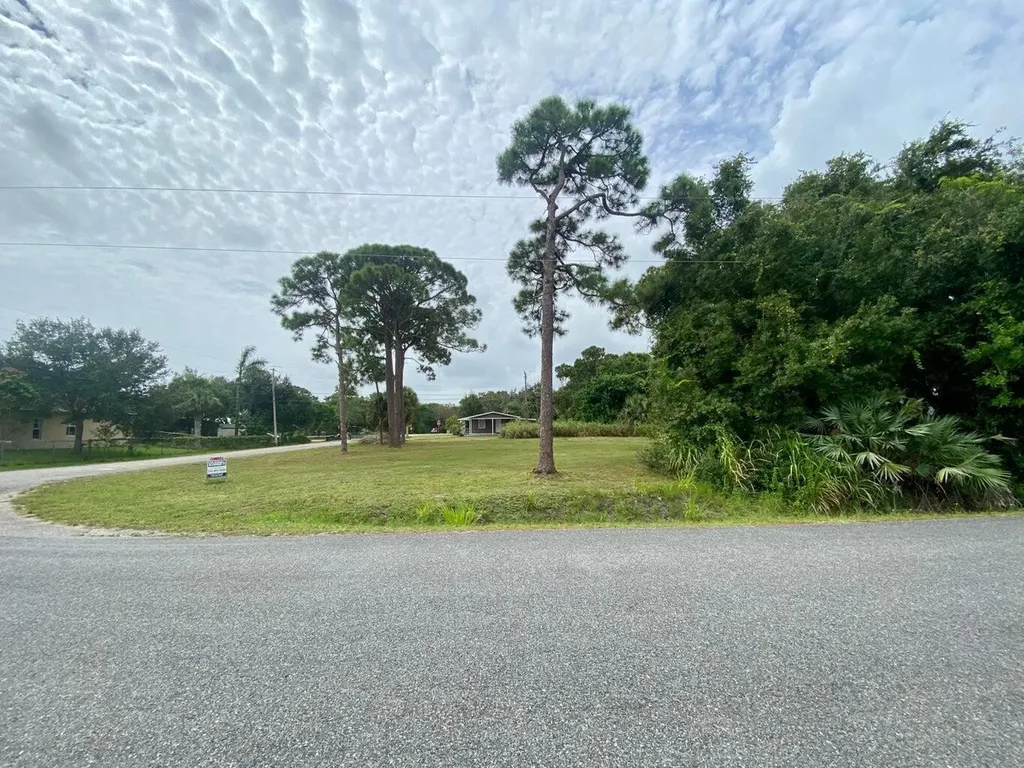 186 Melton Drive Fort Pierce FL 34982