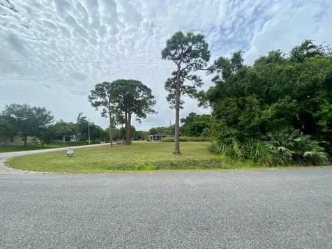 186 Melton Drive Fort Pierce FL 34982