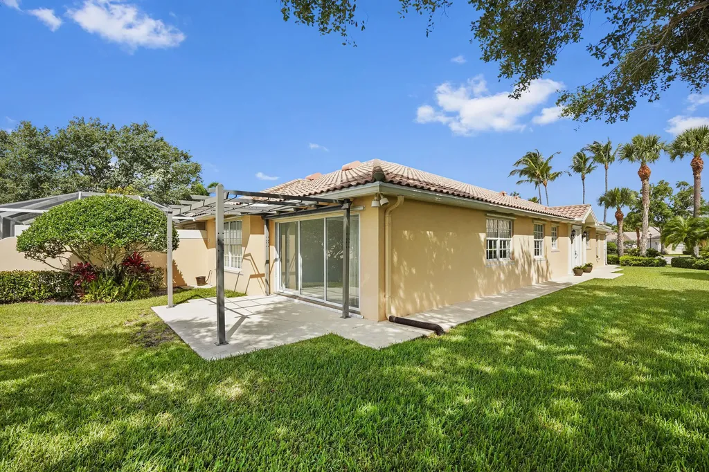 8270 Eleuthera Lane Wellington FL 33414
