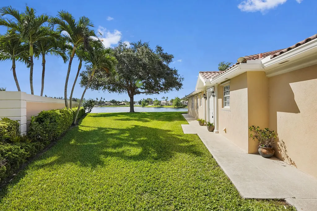 8270 Eleuthera Lane Wellington FL 33414