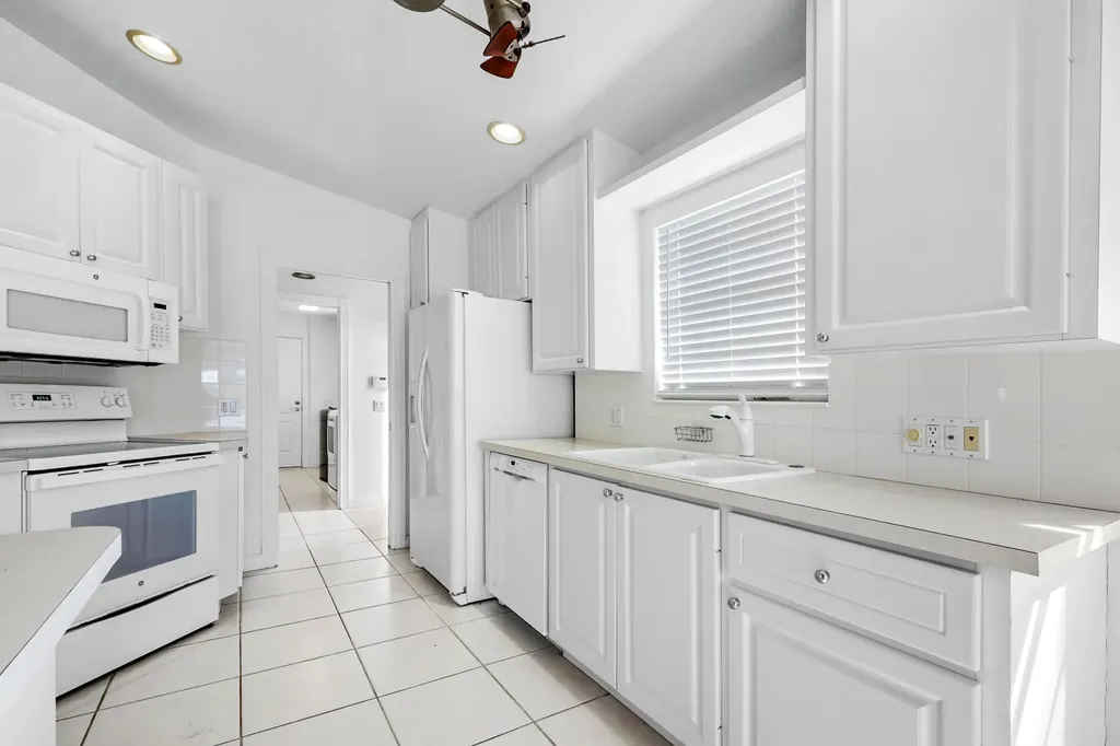 8270 Eleuthera Lane Wellington FL 33414
