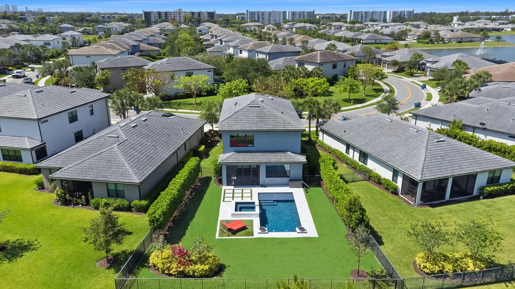 4688 E Pinehurst Trail Trail E Oakland Park FL 33309