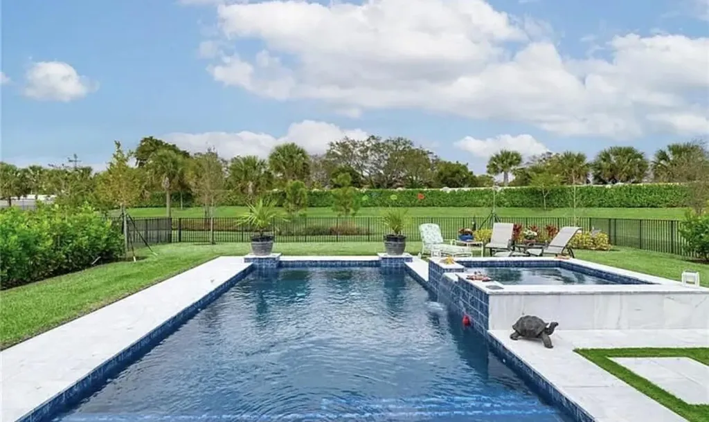 4688 E Pinehurst Trail Trail E Oakland Park FL 33309