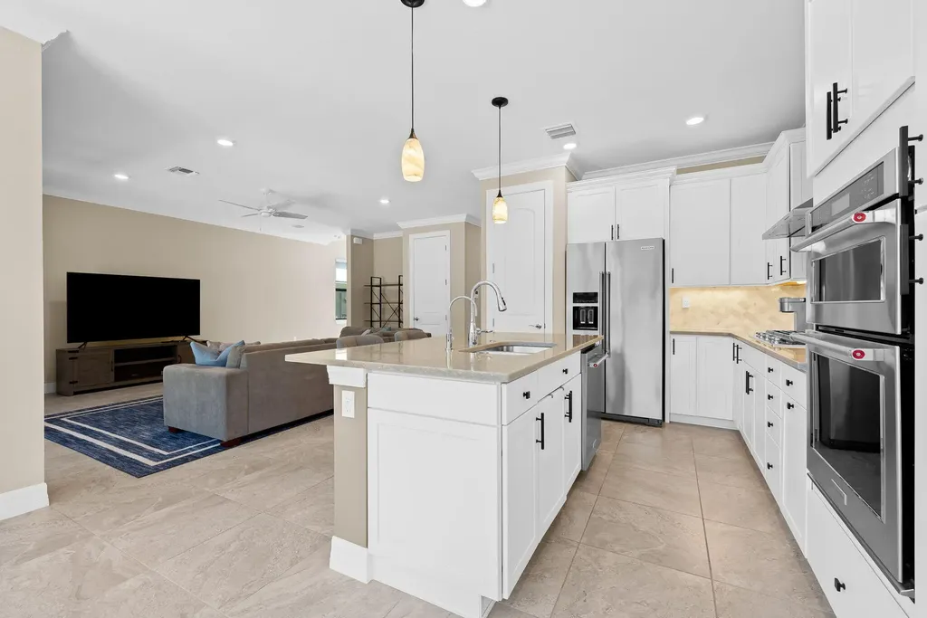 4688 E Pinehurst Trail Trail E Oakland Park FL 33309
