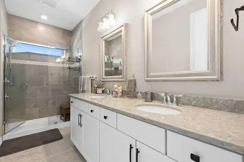 4688 E Pinehurst Trail Trail E Oakland Park FL 33309