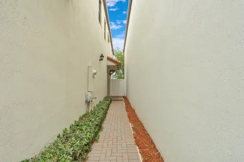 4008 Sequoia Place Riviera Beach FL 33410