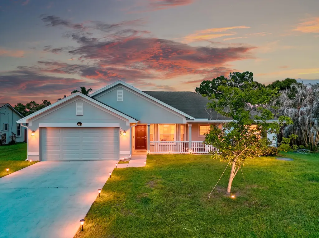765 NE Eastlake Street Port St Lucie FL 34983