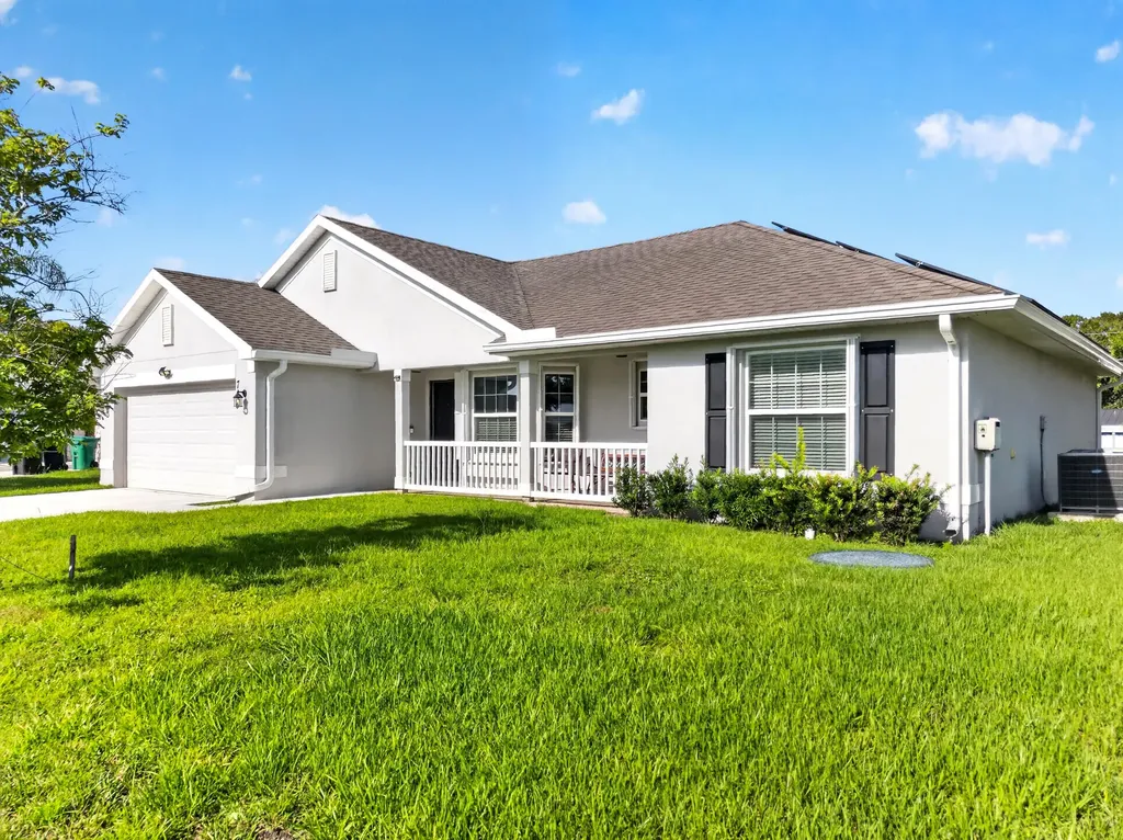 765 NE Eastlake Street Port St Lucie FL 34983