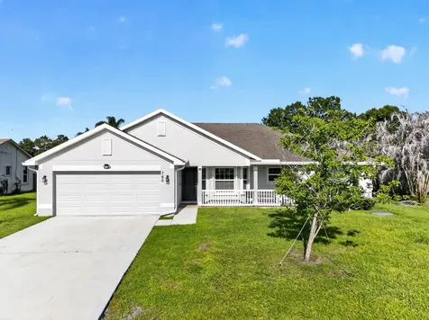 765 NE Eastlake Street Port St Lucie FL 34983