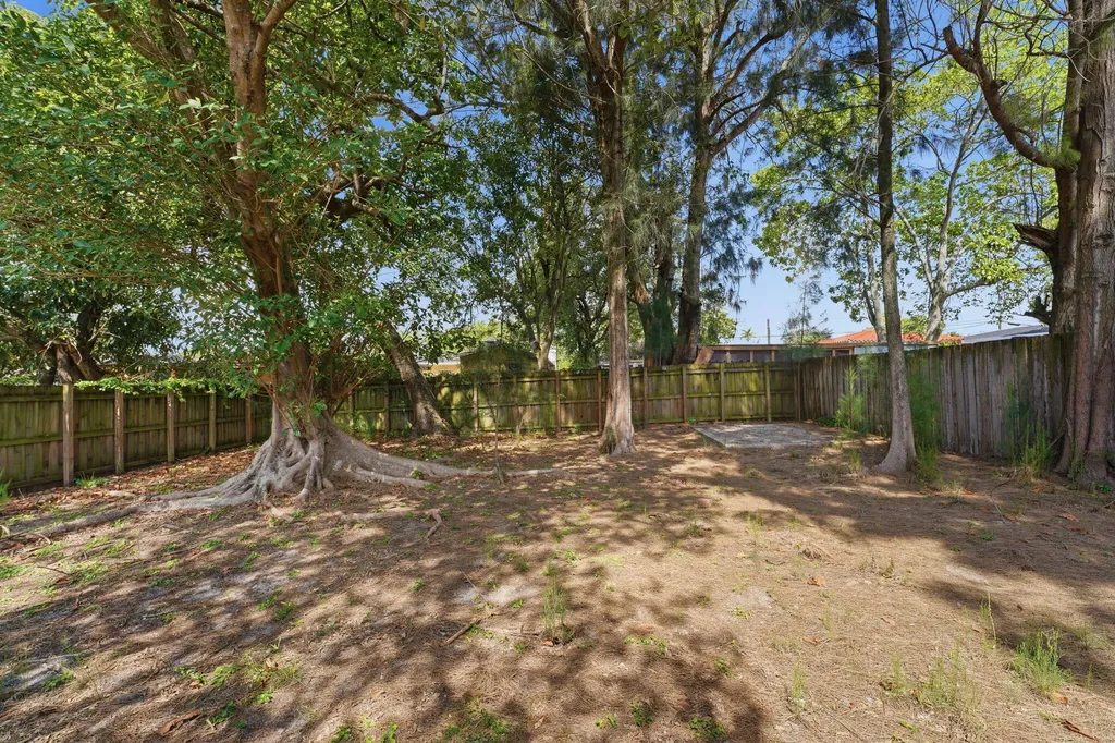 7604 NW 3rd Avenue Miami FL 33150