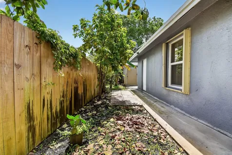 1615 Shirley Court Lantana FL 33462