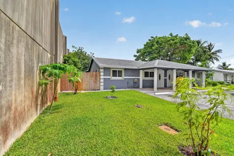 1615 Shirley Court Lantana FL 33462