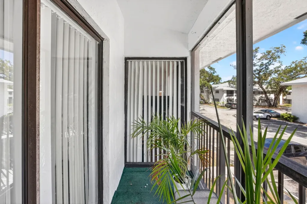 2550 SW 18th Terrace Fort Lauderdale FL 33315