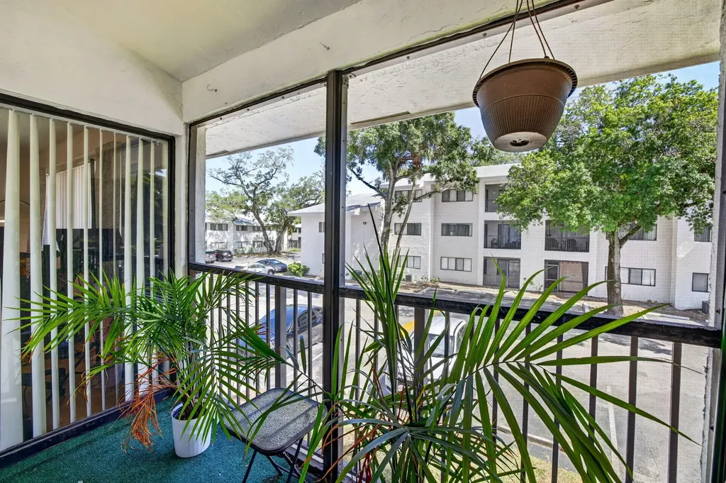 2550 SW 18th Terrace Fort Lauderdale FL 33315