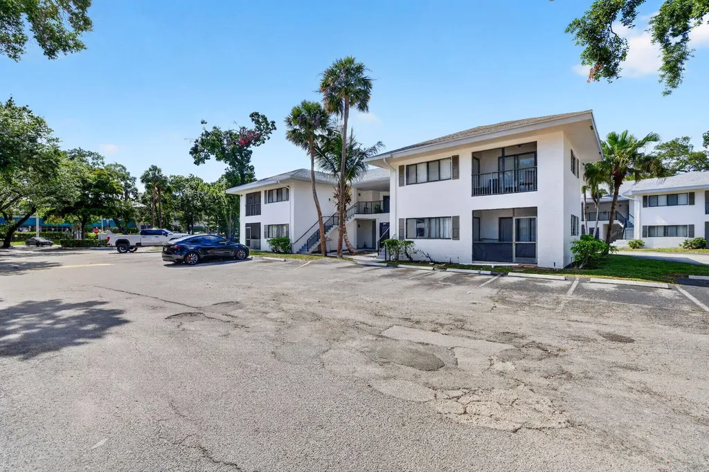 2550 SW 18th Terrace Fort Lauderdale FL 33315