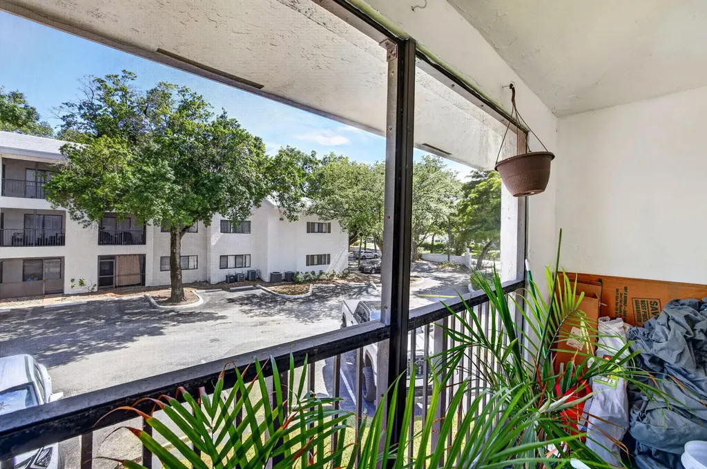 2550 SW 18th Terrace Fort Lauderdale FL 33315