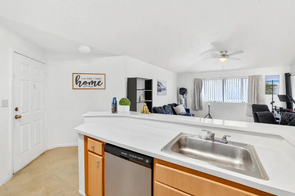 2550 SW 18th Terrace Fort Lauderdale FL 33315