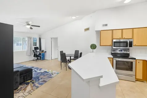 2550 SW 18th Terrace Fort Lauderdale FL 33315