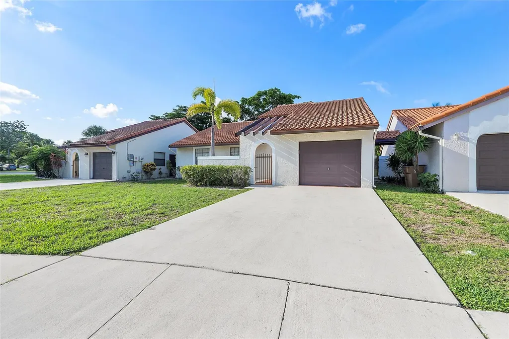 31 Columbia Court Deerfield Beach FL 33442