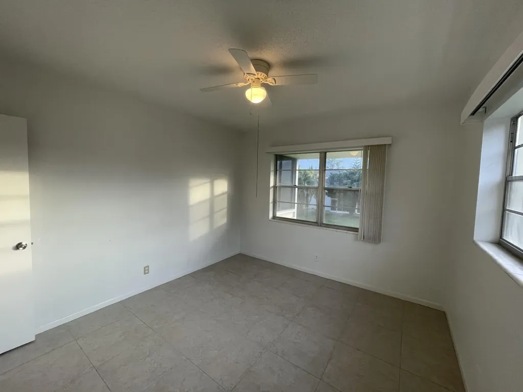 109 Salisbury E West Palm Beach FL 33417