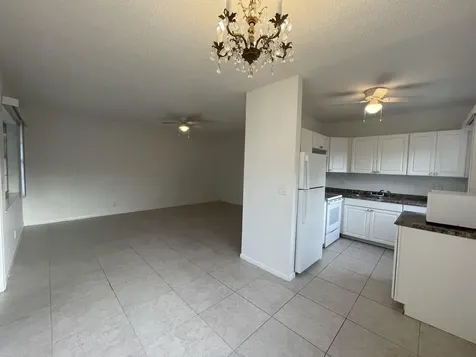 109 Salisbury E West Palm Beach FL 33417