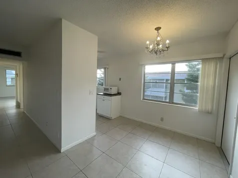 109 Salisbury E West Palm Beach FL 33417