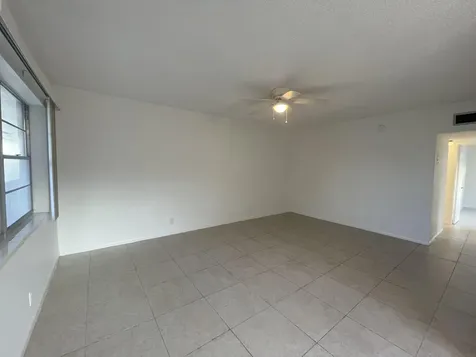 109 Salisbury E West Palm Beach FL 33417