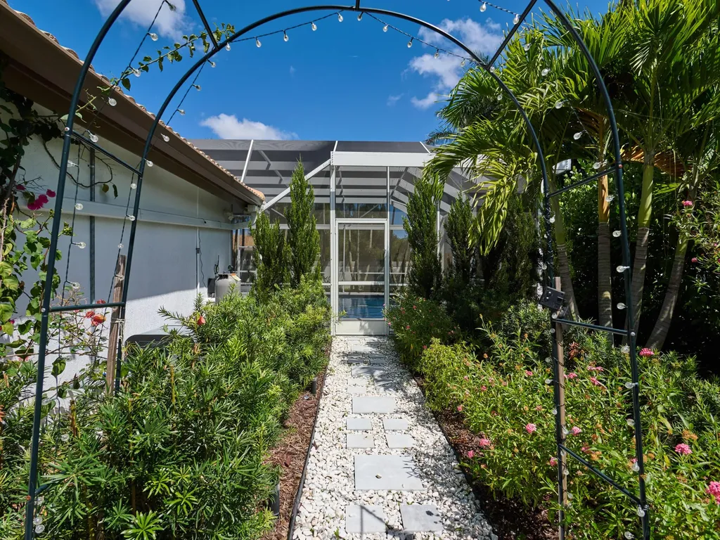 8166 Quail Meadow Way West Palm Beach FL 33412