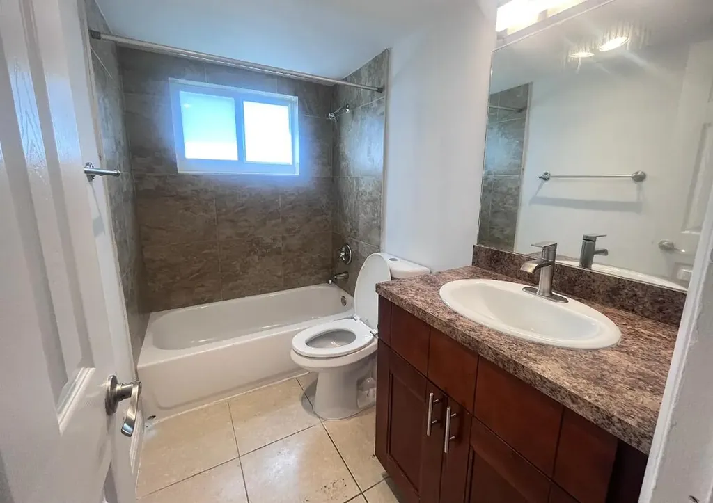520 NE 44th Street Boca Raton FL 33431
