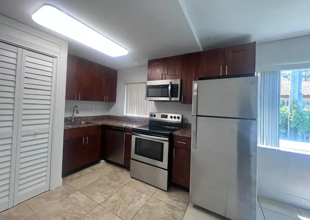 520 NE 44th Street Boca Raton FL 33431