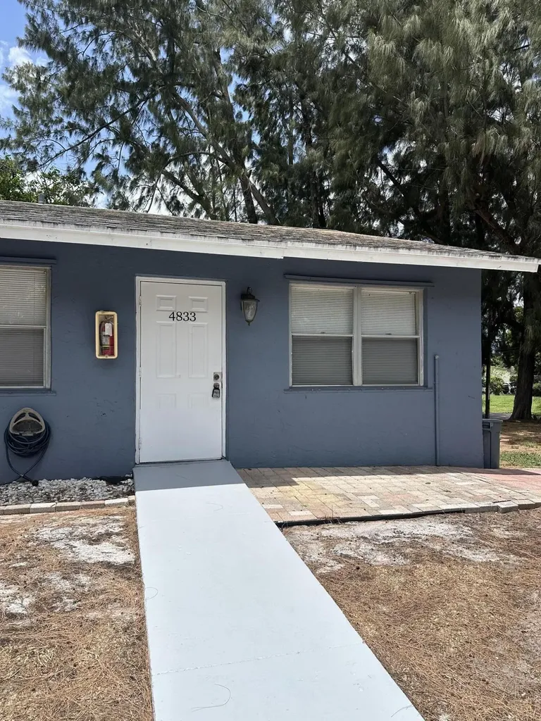 4833 Serafica Drive Lake Worth Beach FL 33461