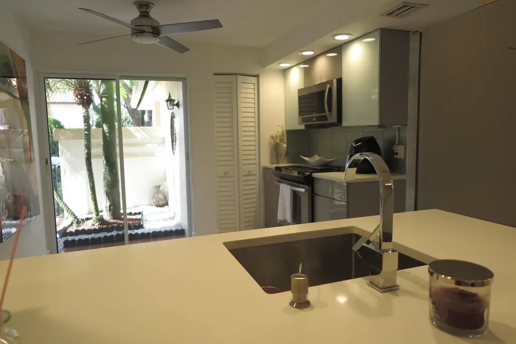 7875 La Mirada Drive Boca Raton FL 33433