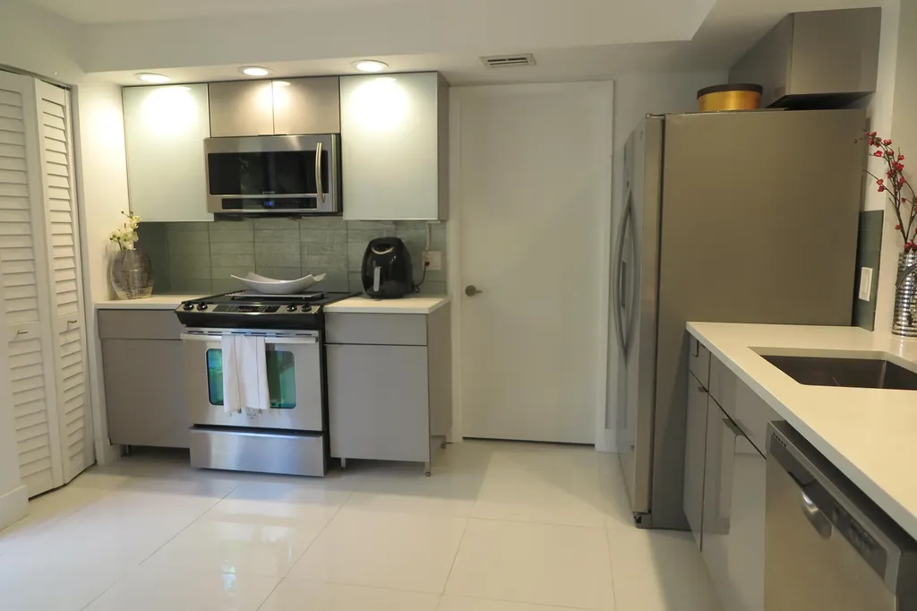 7875 La Mirada Drive Boca Raton FL 33433