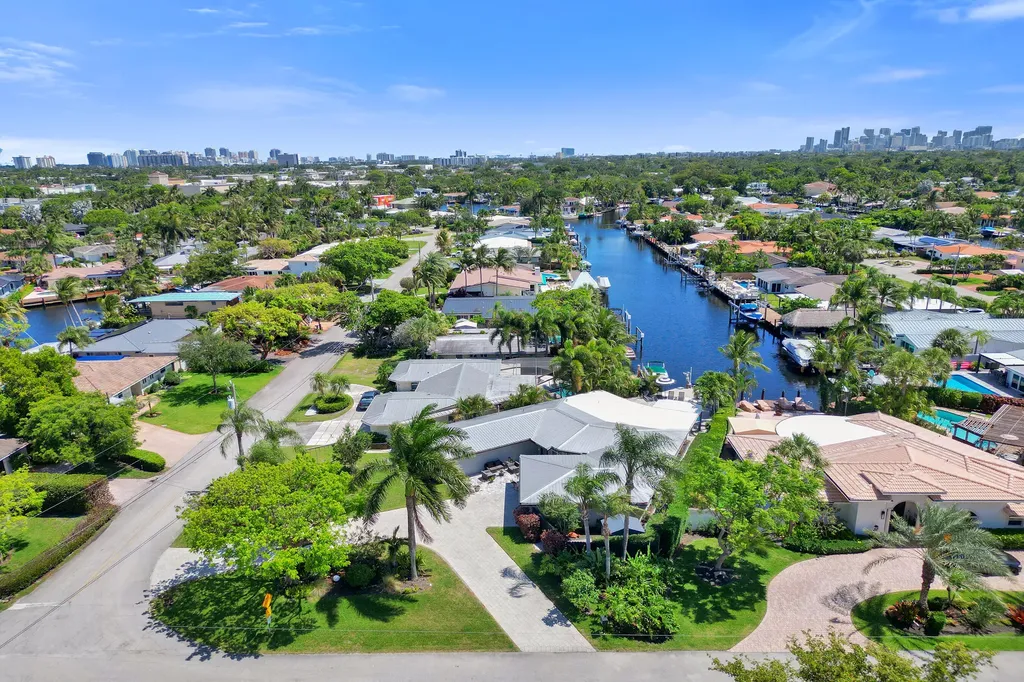 1916 NE 24th Street Wilton Manors FL 33305