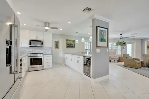 1916 NE 24th Street Wilton Manors FL 33305