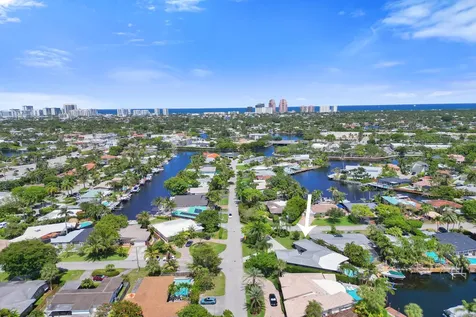 1916 NE 24th Street Wilton Manors FL 33305